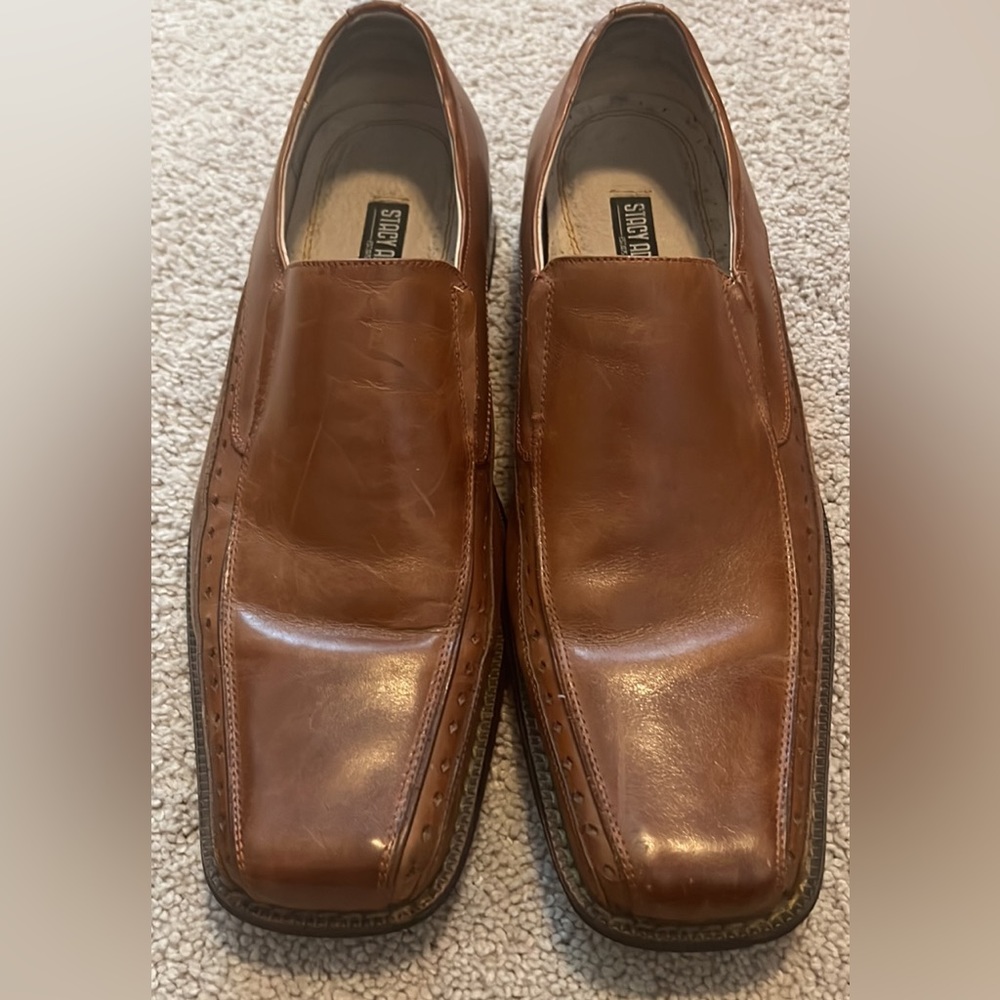 Men’s leather dress shoes